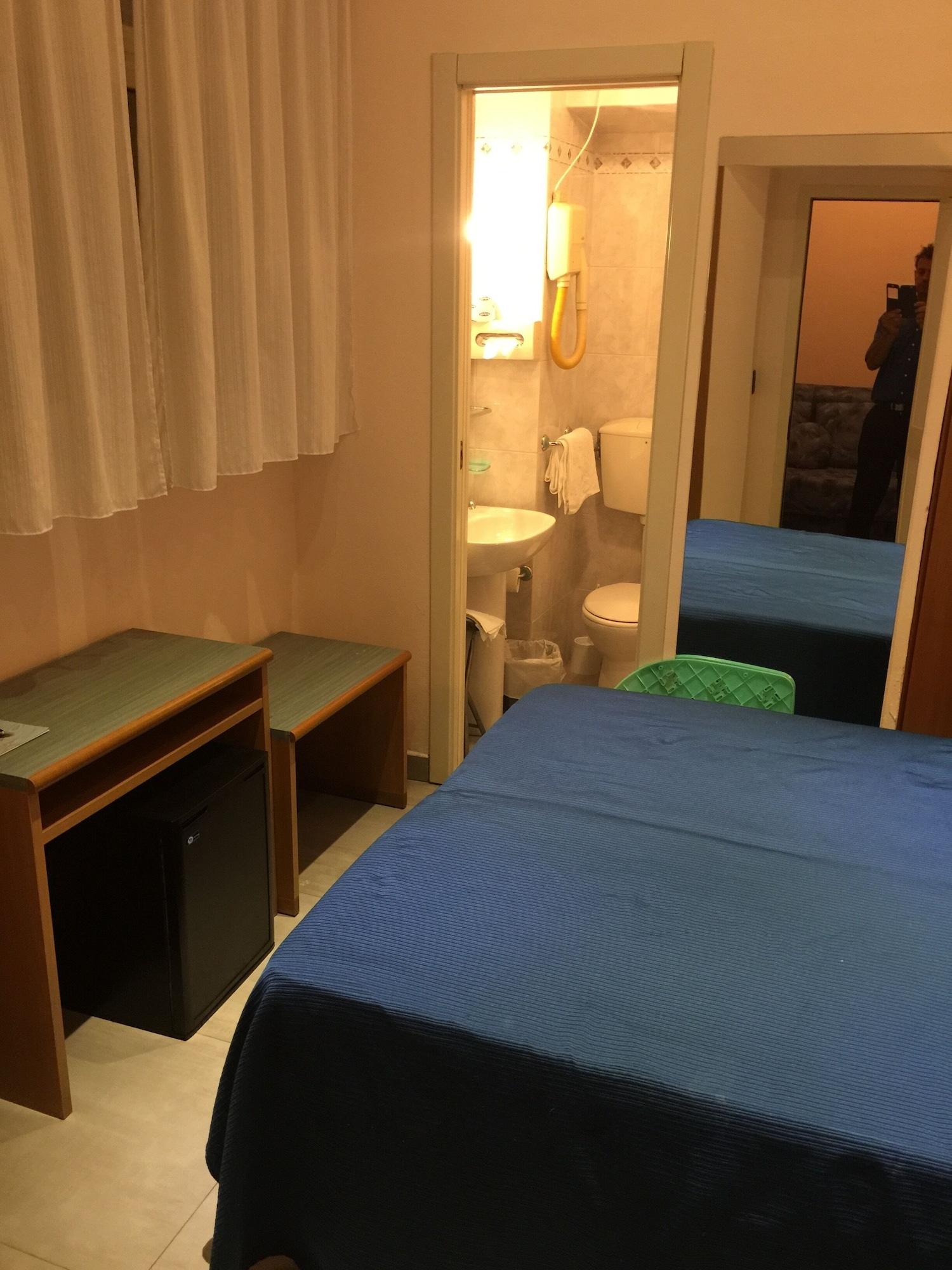 Hotel Roma Marina di Massa Extérieur photo
