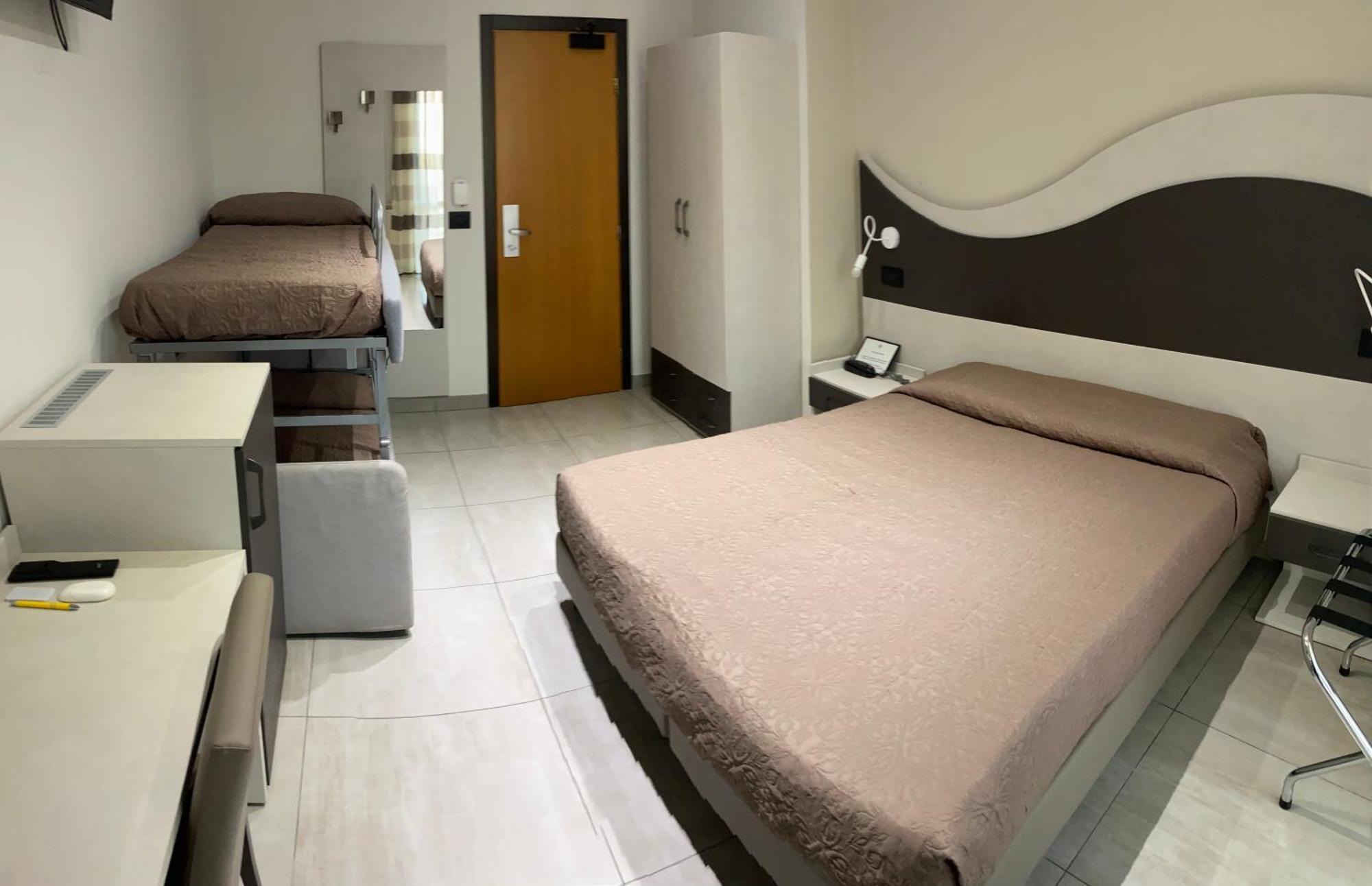 Hotel Roma Marina di Massa Extérieur photo