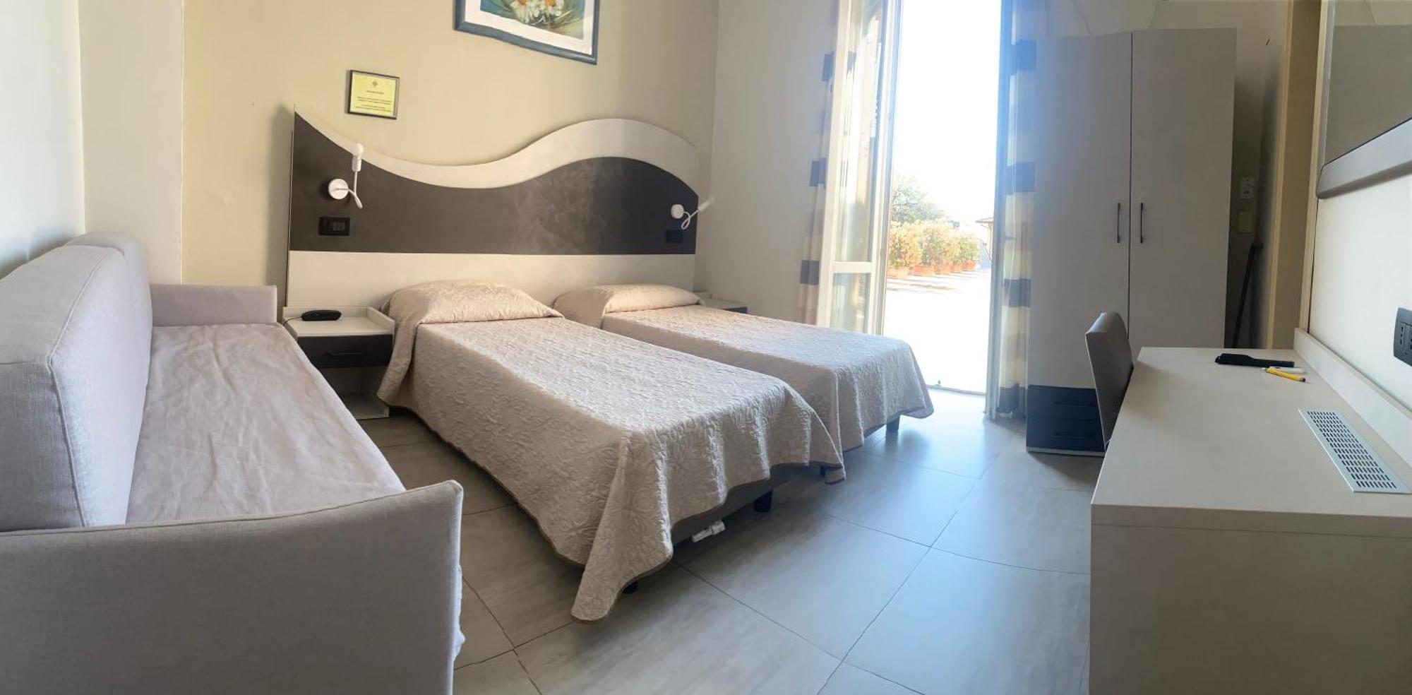 Hotel Roma Marina di Massa Extérieur photo