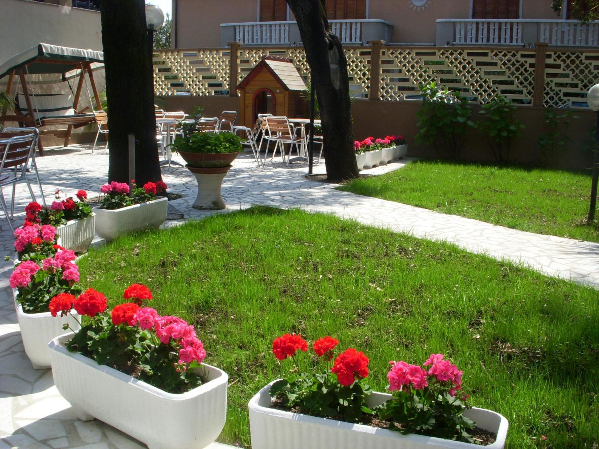 Hotel Roma Marina di Massa Extérieur photo