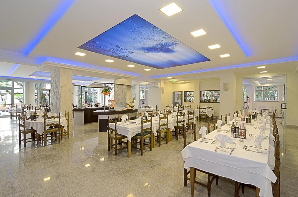 Hotel Roma Marina di Massa Extérieur photo