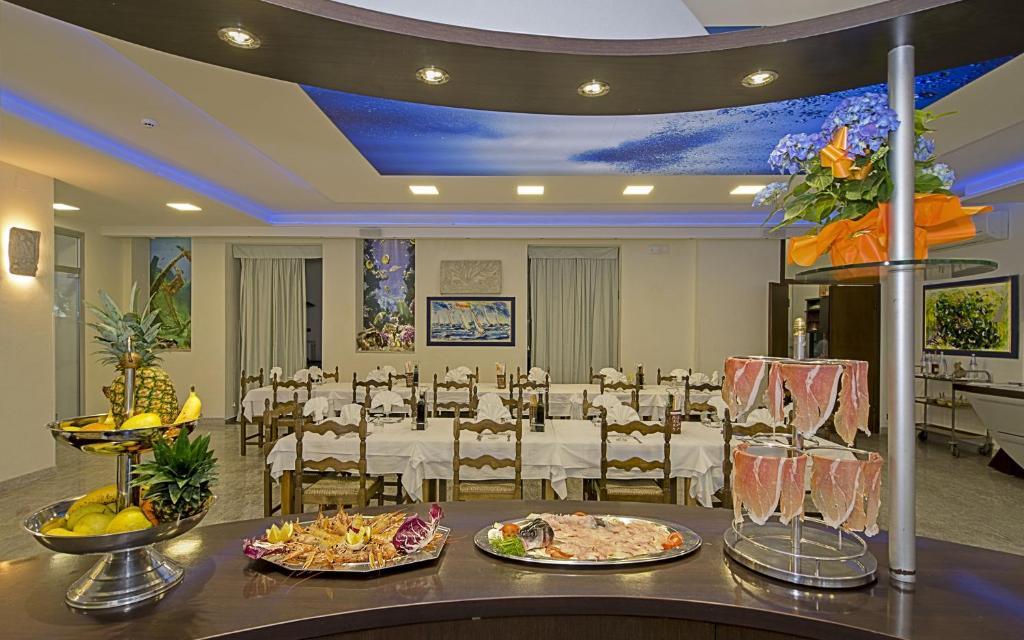 Hotel Roma Marina di Massa Extérieur photo