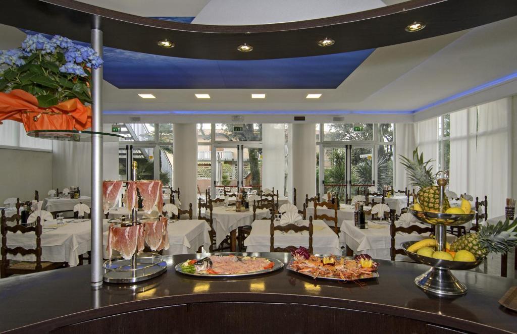 Hotel Roma Marina di Massa Extérieur photo