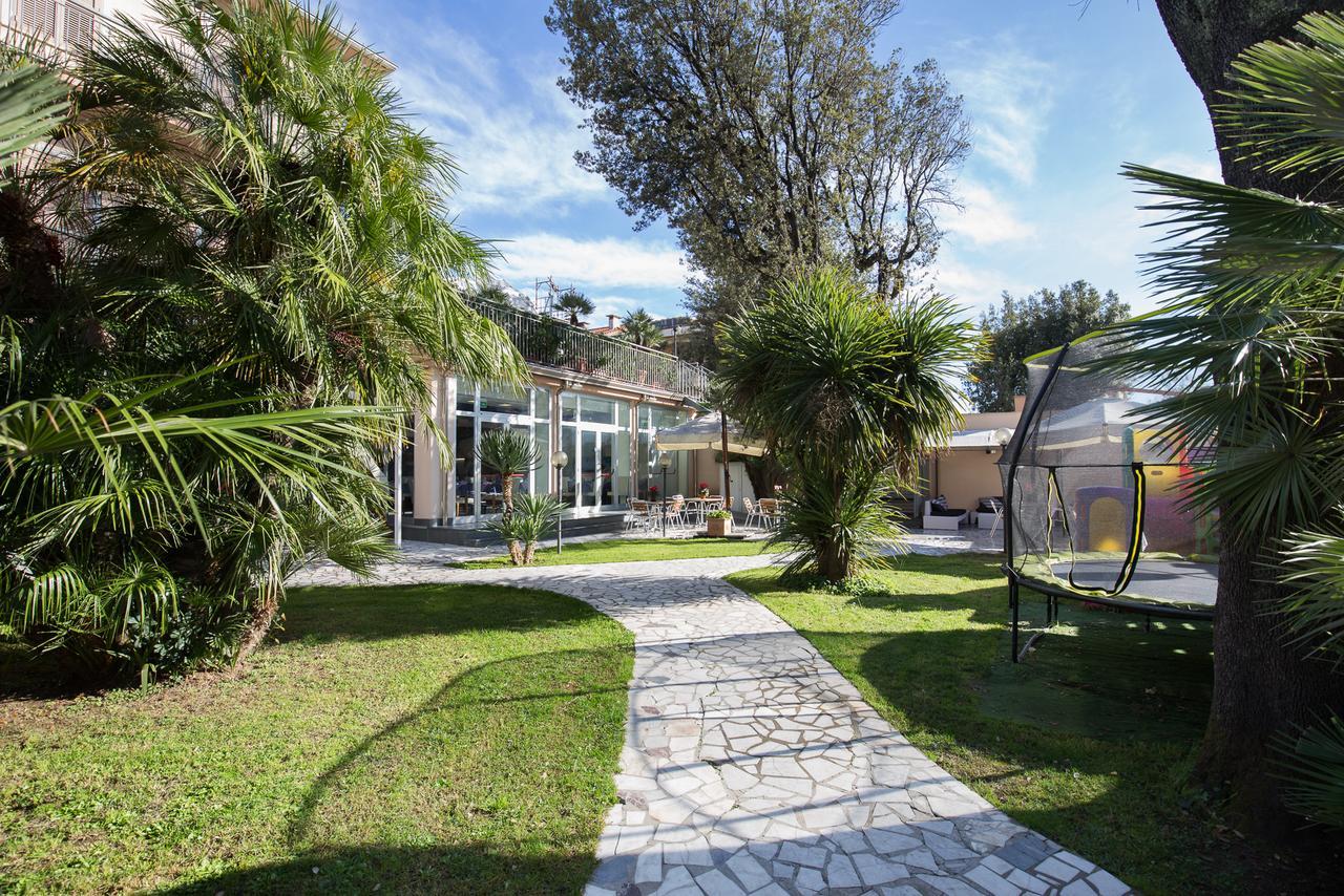 Hotel Roma Marina di Massa Extérieur photo