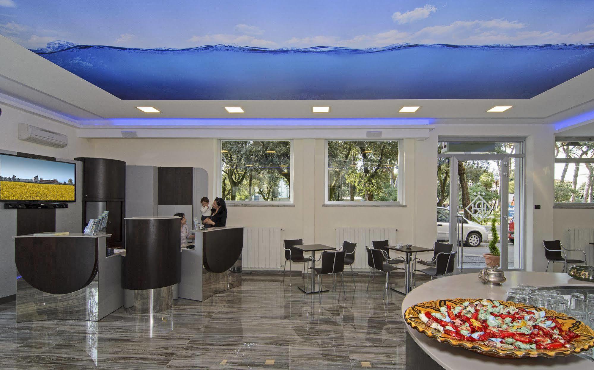 Hotel Roma Marina di Massa Extérieur photo