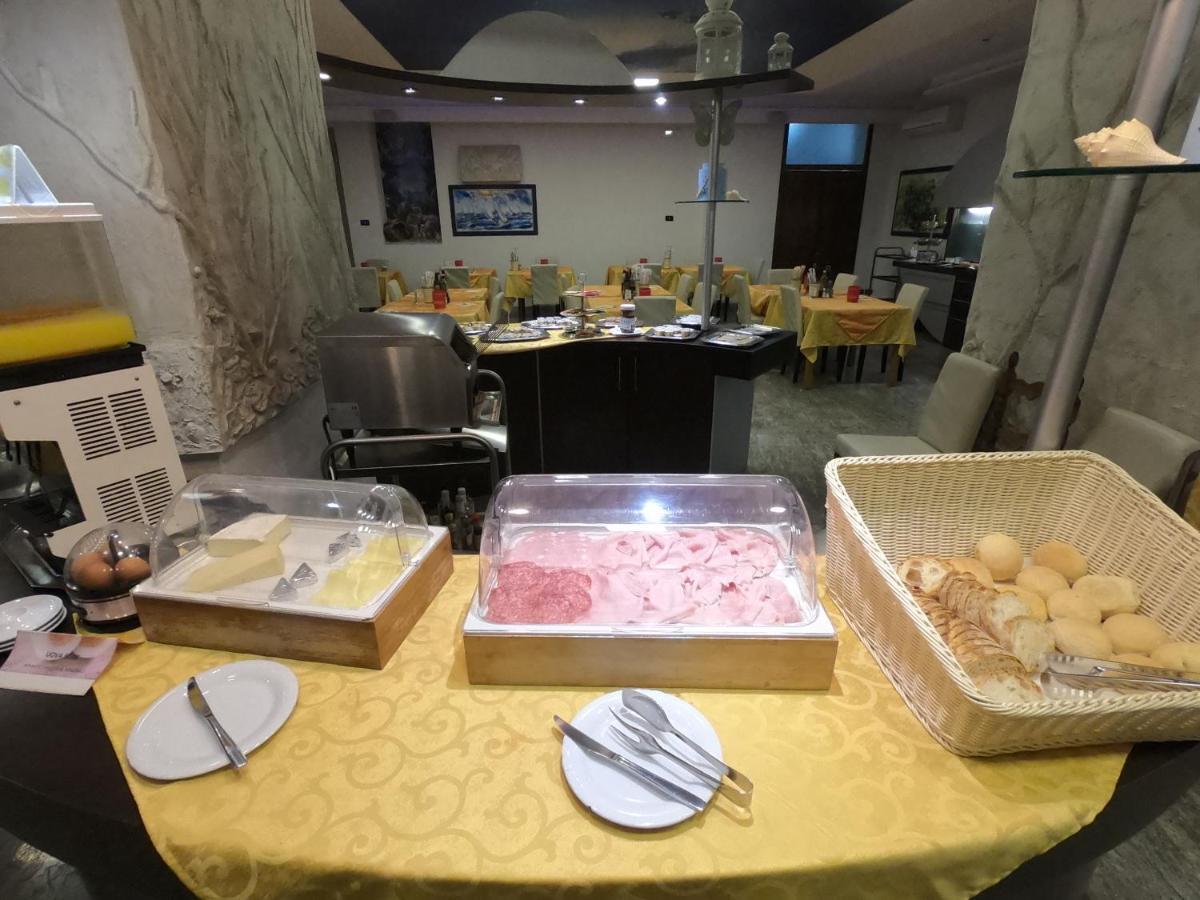 Hotel Roma Marina di Massa Extérieur photo